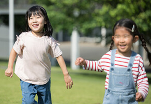子どもたちが楽しく学ぶ様子