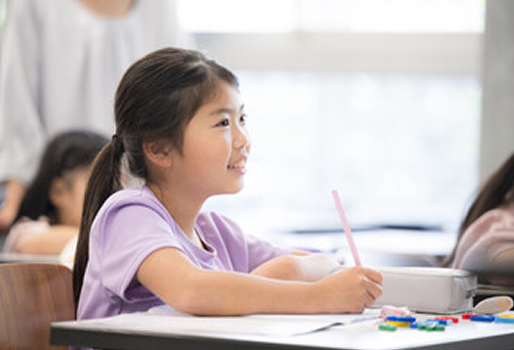 子どもたちが楽しく学ぶ様子